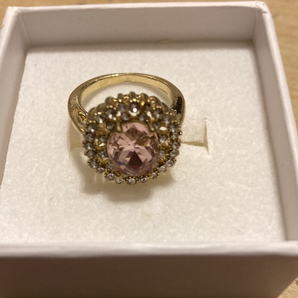 Pretty pink ring - Picture 3 of 3